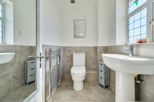 En-Suite- click for photo gallery